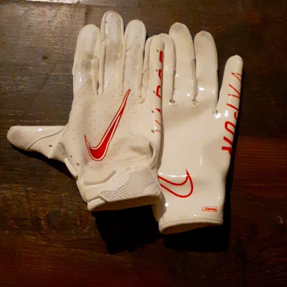 Vapor football gloves